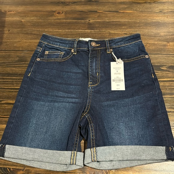 Ardene denim Bermuda shorts. High-rise. - Picture 1 of 5